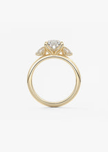Royale Three Stone | Pears
