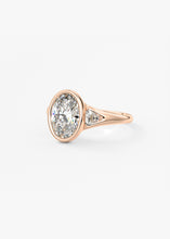 The Symphony Bezel | Oval