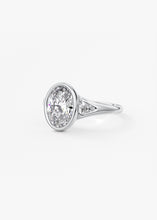 The Symphony Bezel | Oval