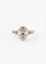 The Symphony Bezel | Oval