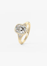 The Symphony Bezel | Elongated Cushion