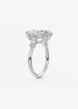 The Margot | Oval