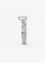 The Rose | Oval