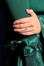 The Marguerite | Emerald & Trapz