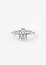 The Chantilly | Oval