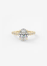 The Chantilly | Oval