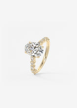 The Chantilly | Oval