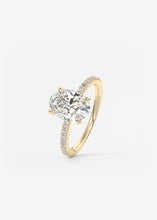 The Single Scoop Pavé | Oval