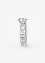 The Hourglass | Round