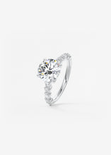 The Chantilly | Round