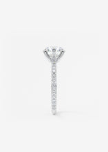 The Single Scoop Pavé | Round