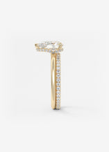 Plunge Hidden Halo | Pear