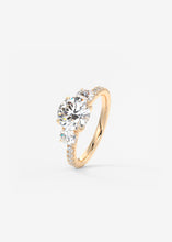 Royale Three Stone Pavé | Round