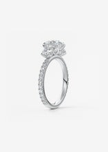 Royale Three Stone Pavé | Round