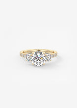 Royale Three Stone Pavé | Round