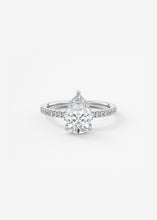 Harper Pavé | Pear