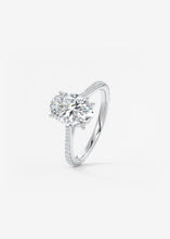 The Cathedral Pavé | Oval