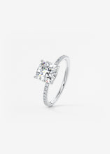 Harper Pavé | Cushion