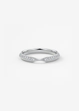 The Pinched Pavé