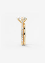 The Six Point Cathedral Pavé | Round